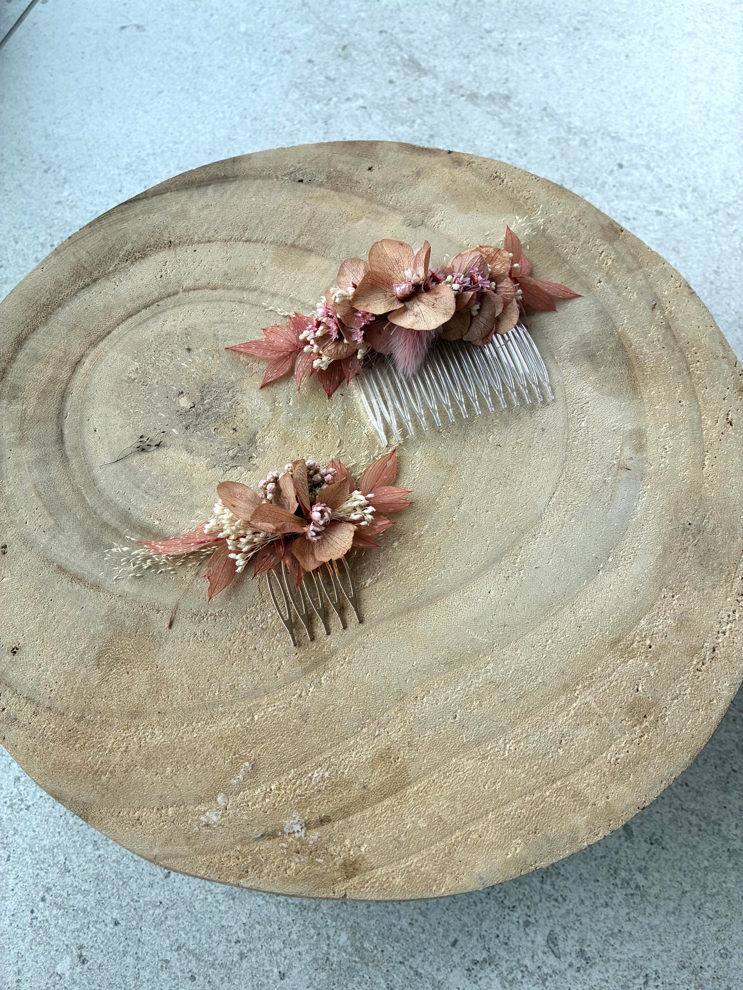 Haarkam van droogbloemen - oudroze