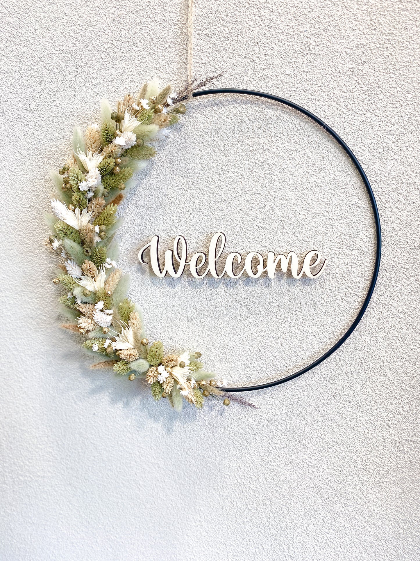 Couronne de fleurs séchées à suspendre avec prénom en bois 25, 30 ou 40 cm