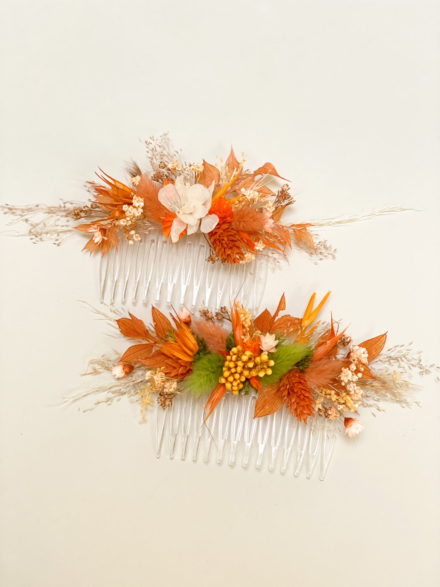 Haarkam van droogbloemen