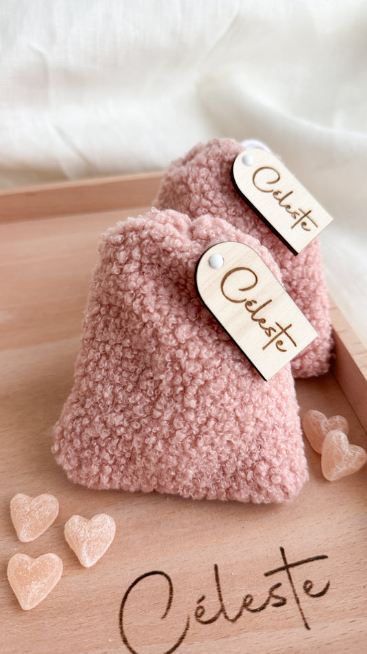 Bouclé zakje met snoepjes - roze